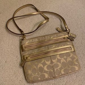 Coach Messenger Crossbody Signature